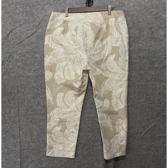 Chicos So Slimming Crop Pants Womens Sz 1 US 8 Tan Cream Foliage Stretch - Picture 2 of 8